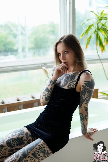 Tattooed Russian Nacktbilder von OnlyFans geleakt
