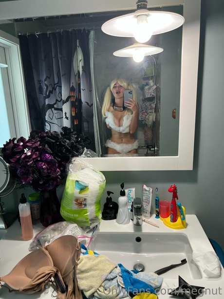 Megan Guthrie_ OnlyFans-Bilder