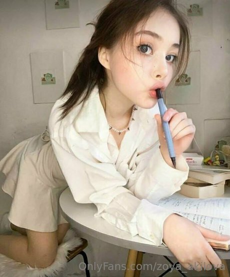 zoya akilova Nacktbilder von OnlyFans
