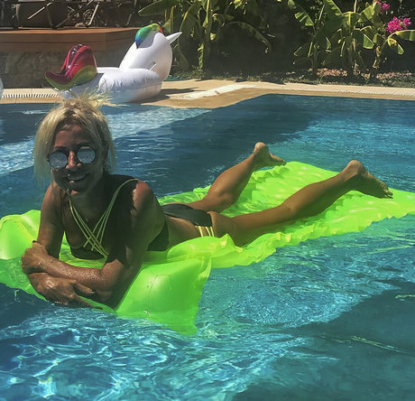 Zumrut Nural Dorman OnlyFans Brüste Bild