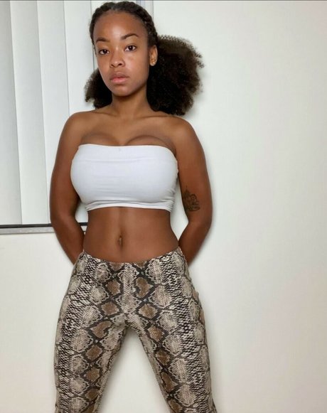 zuribellarose Nackt auf OnlyFans