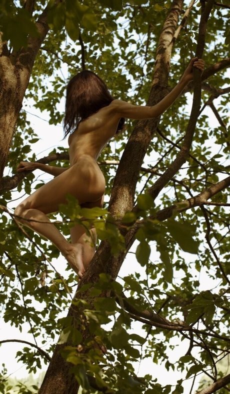 Zukhra Galina OnlyFans Model Bilder