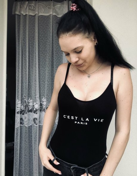 zuzaninka1 OnlyFans OnlyFans