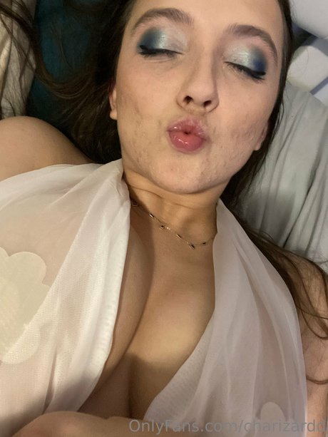 Charizard OnlyFans Modelfoto