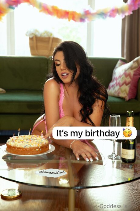 Therealgoddessisis OnlyFans Sextape