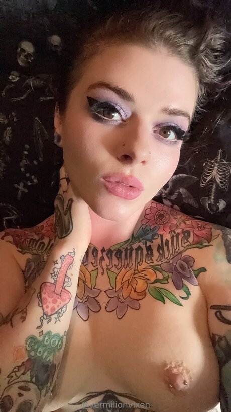 Vermilionvixen NurlyFans-Pornos