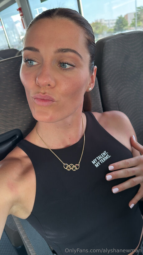 Alyshanewman OnlyFans nackt
