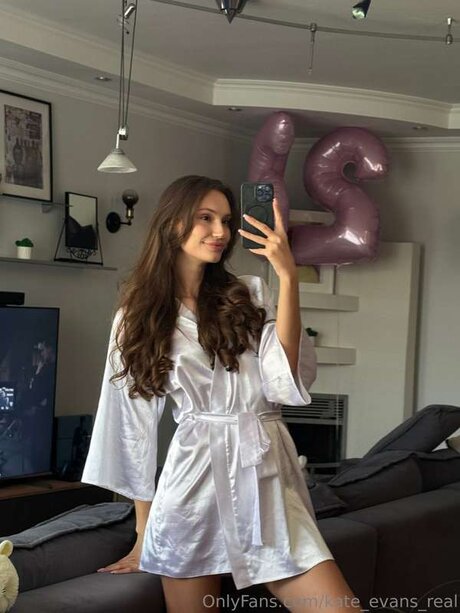 Kate Evans Real Nackt auf OnlyFans Leaks