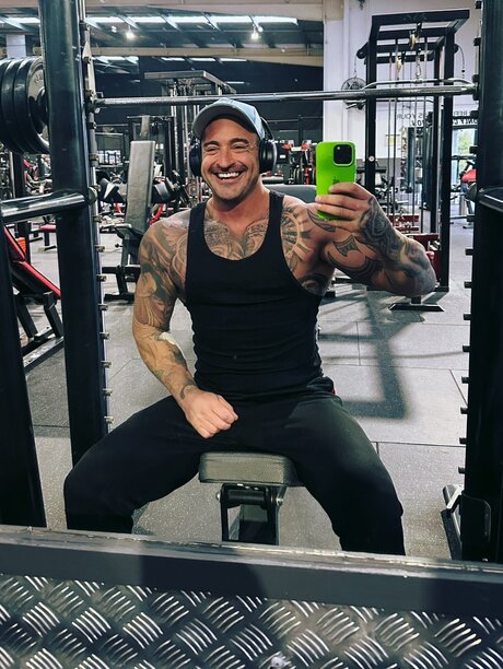 Aussiemenexhibit Bilder OnlyFans