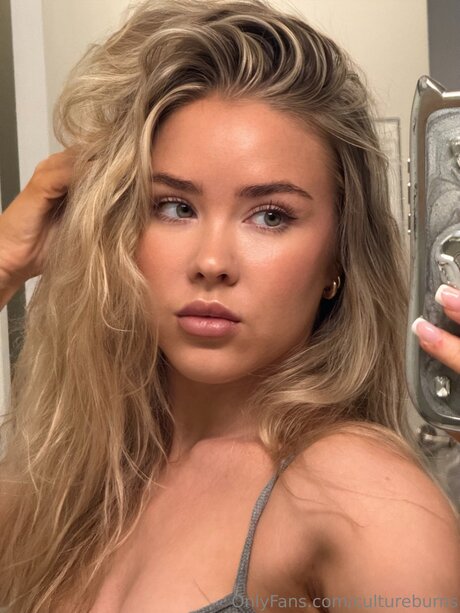 Cultureburns OnlyFans Brüste Bild