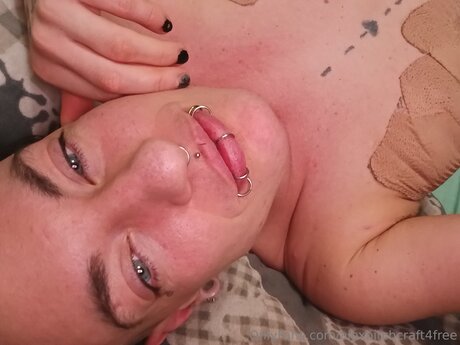 Alexbitchcraft4free OnlyFans geleakt.