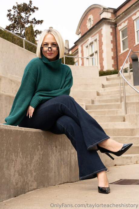 Taylorteacheshistory Nackt OnlyFans