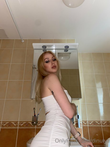 Dinulya OnlyFans schlank