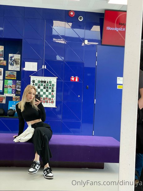 Dinulya OnlyFans-Pornos