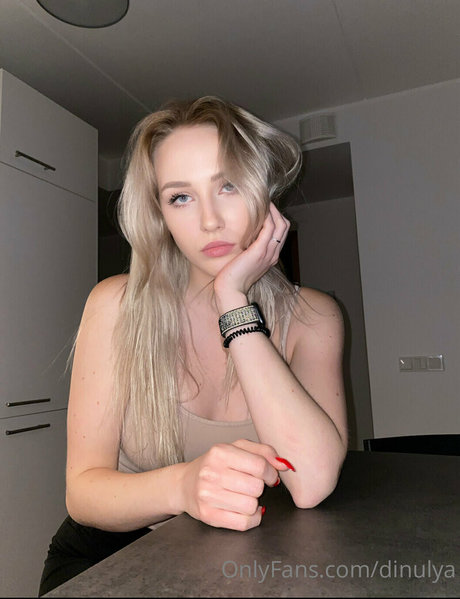 Dinulya Füße OnlyFans