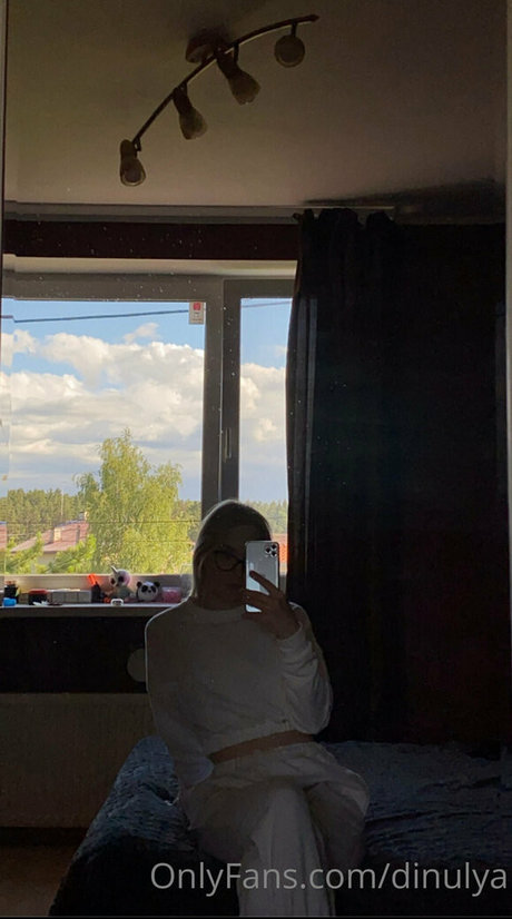 Dinulya OnlyFans-Inhalte