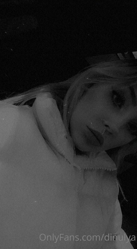 Dinulya OnlyFans-Archiv