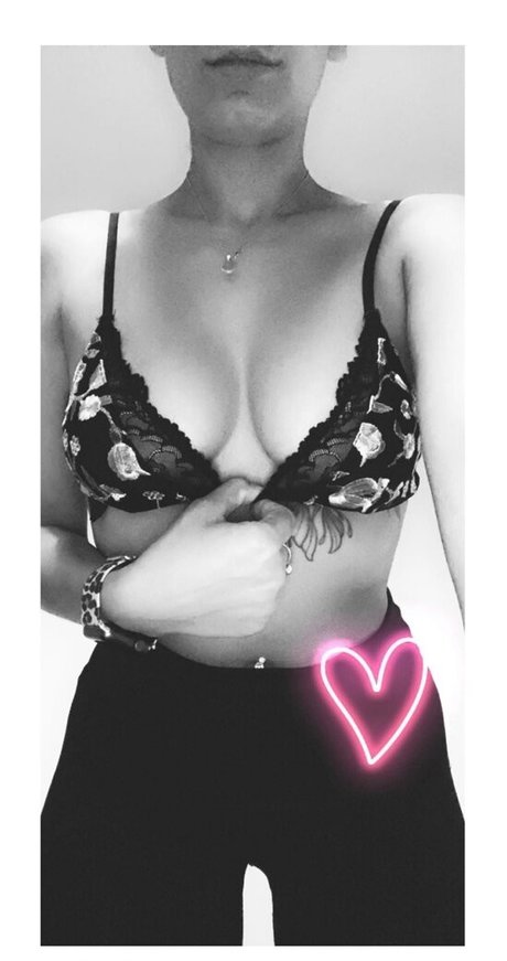 Mariah Leonne OnlyFans XXX