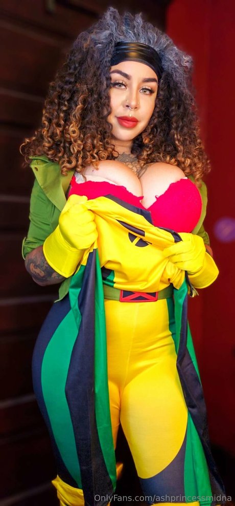 Midna Ash OnlyFans Arsch Leak