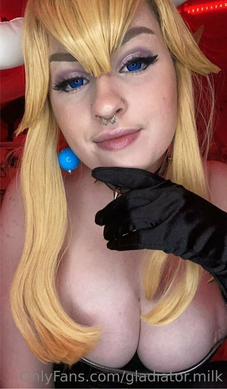 Lulunalax OnlyFans Striptease