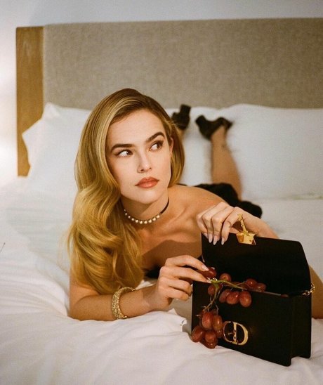 Zoey Deutch OnlyFans öffentliche Fotos OnlyFans