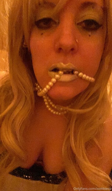 zombieciz OnlyFans gratis