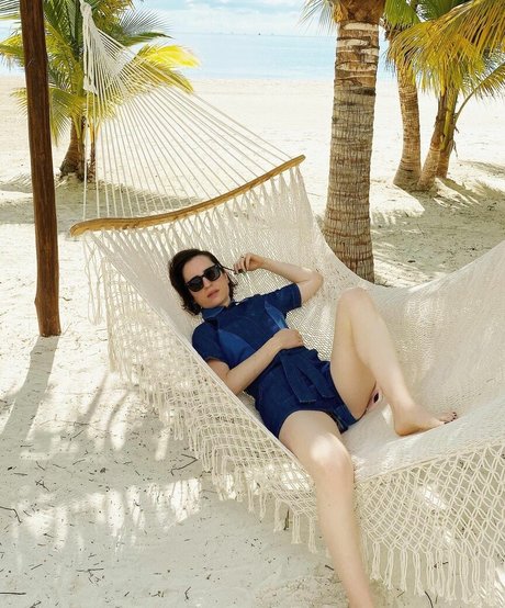 Zoe Lister Jones Füße OnlyFans