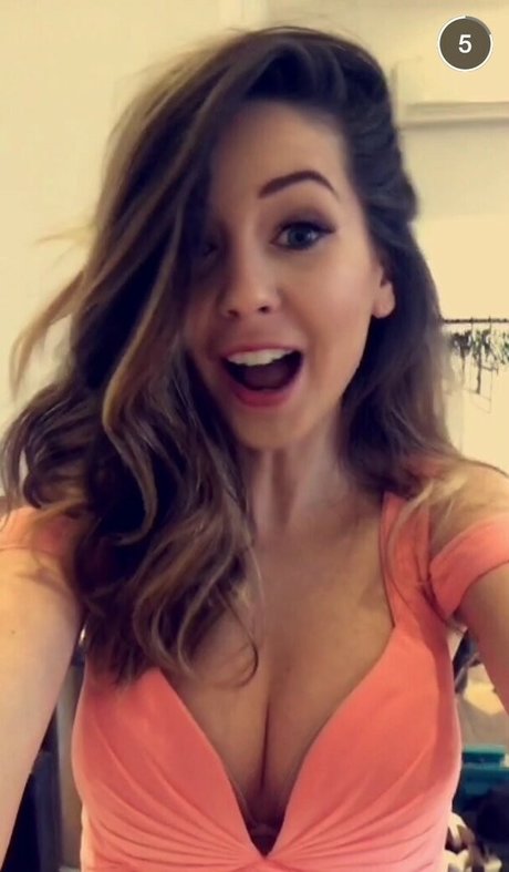 Zoe Sugg OnlyFans Fotos