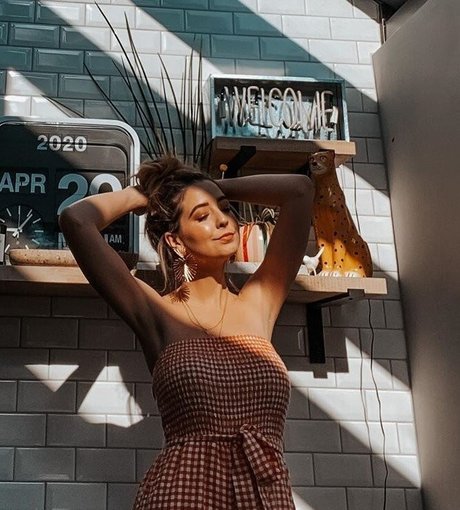 Zoe Sugg OnlyFans Joi