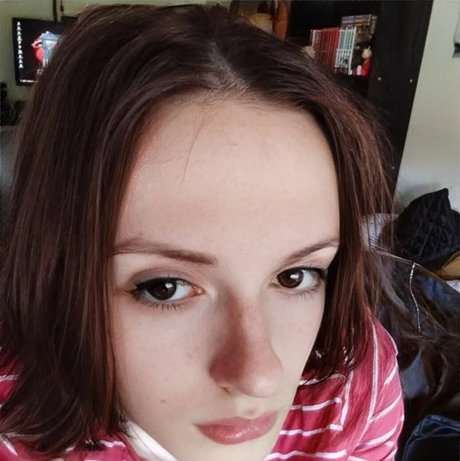 Zoepcbh OnlyFans Striptease