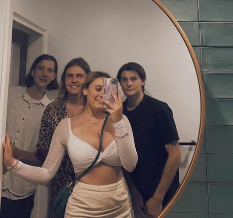 Zoe H OnlyFans Arsch Leak