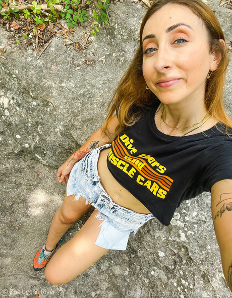 zoebytheriverfree Nacktbilder von OnlyFans