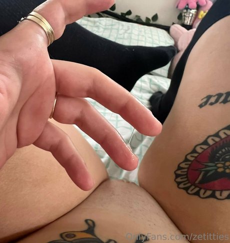 zetitties OnlyFans Fotos