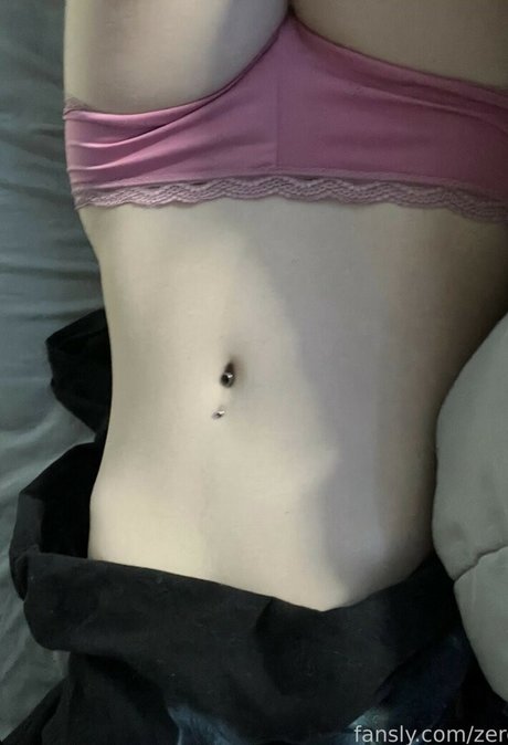 zerggiee NurlyFans-Brüste