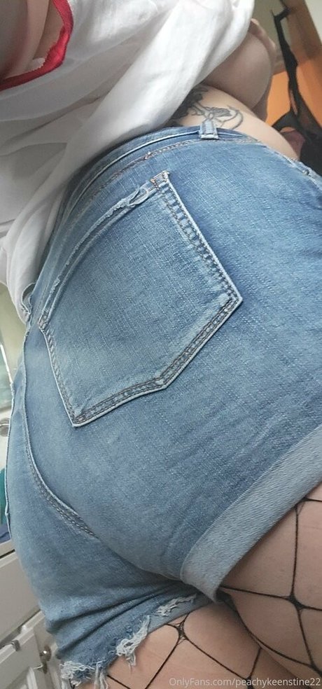 peachykeenstine22 OnlyFans Fotos