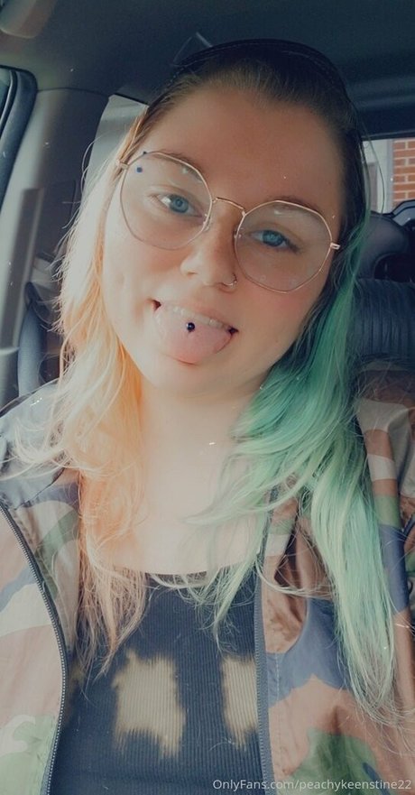 peachykeenstine22 OnlyFans Modelfoto