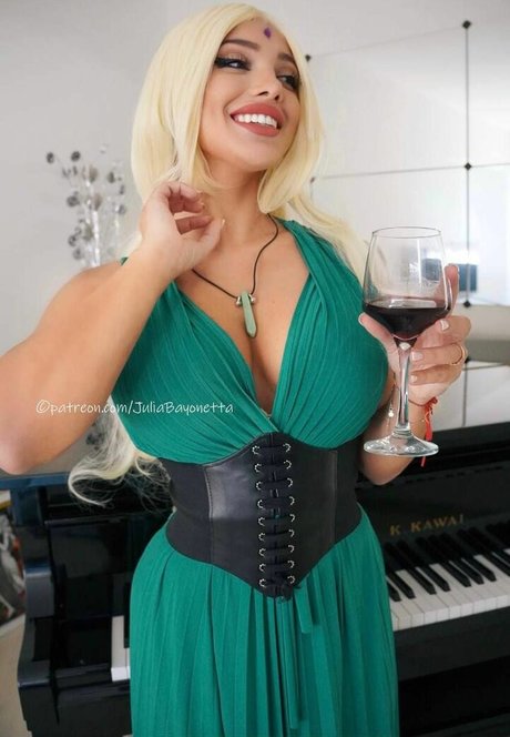 Juli Byonett OnlyFans-Bilder