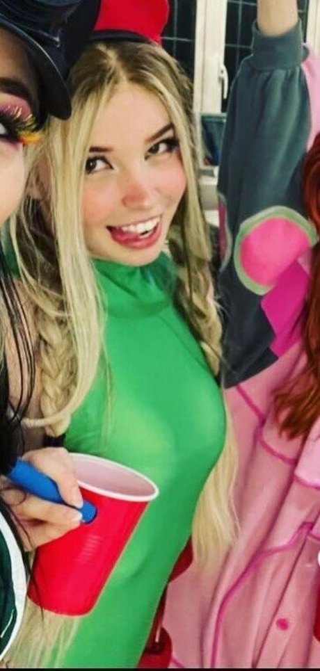 Belle Delphine Nacktbilder von OnlyFans