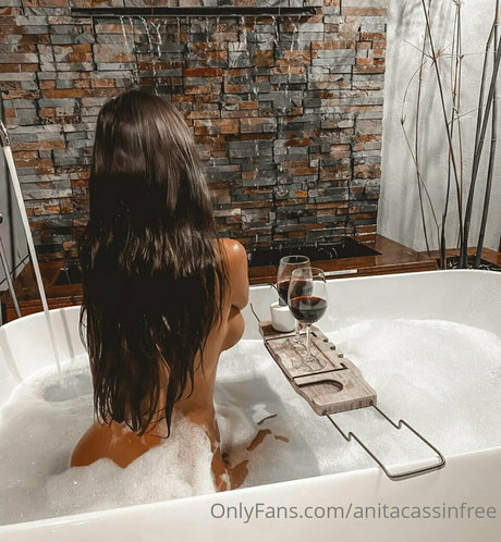 anitacassinfree Leaks von Nacktbildern auf OnlyFans