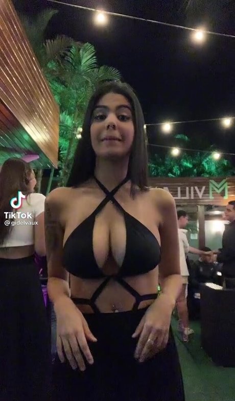 Giovanna Delvaux Neue OnlyFans Leaks