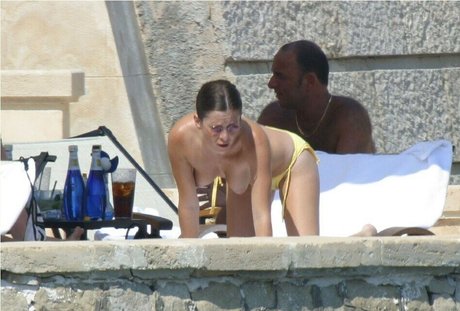 Anna Friel OnlyFans-Inhalte