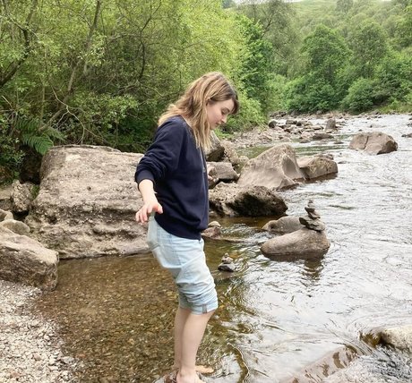 Lauren Mayberry OnlyFans Star