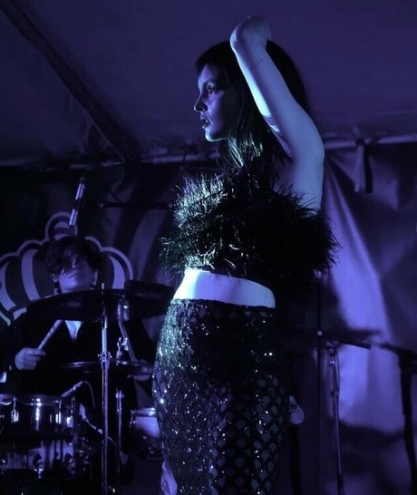 Lauren Mayberry Leaked OnlyFans