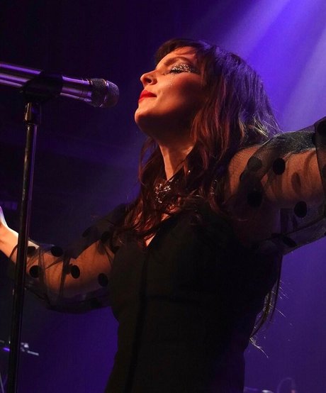 Lauren Mayberry OnlyFans geleakte Brüste