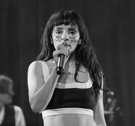 Lauren Mayberry Nacktbilder-Leaks von OnlyFans