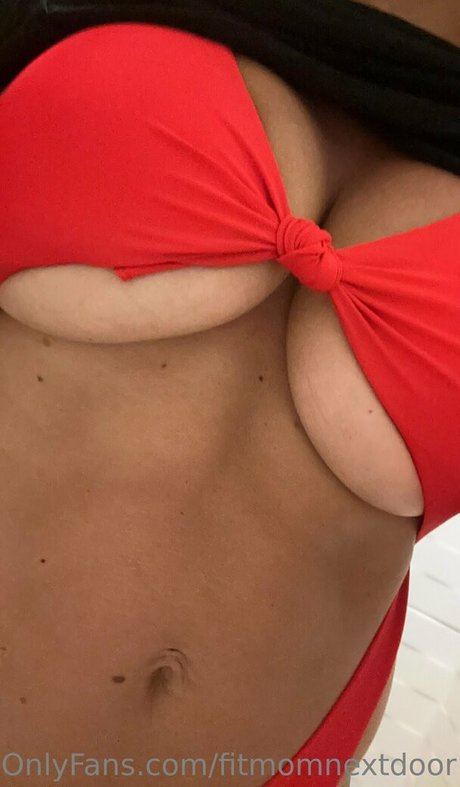 fitmomnextdoor OnlyFans-Bilder