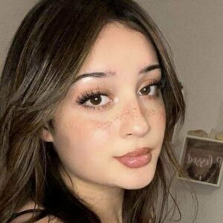 Babyyyangiee OnlyFans-Bilder