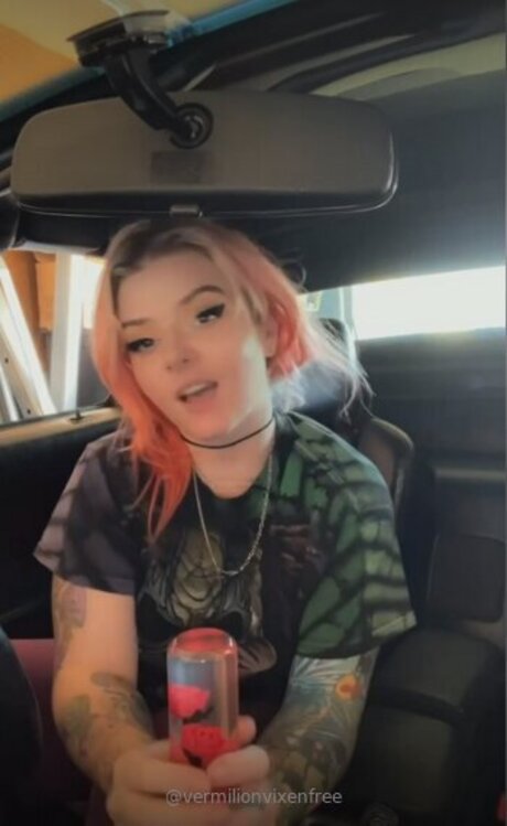 Vermilionvixenfree OnlyFans Pornografie