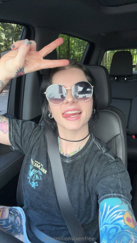 Vermilionvixenfree Brüste OnlyFans