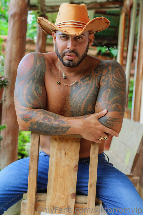 Viktorromvip OnlyFans-Leaks